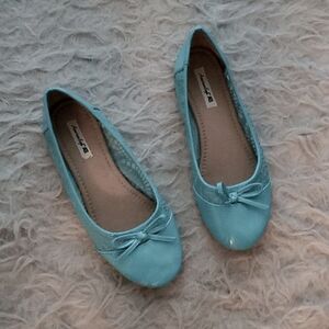 American Eagle size 5 flats